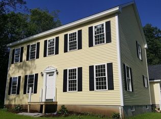92 Wallace Rd, Sturbridge, MA 01566
