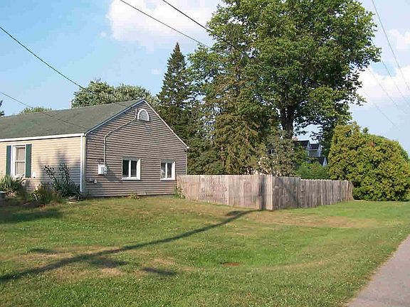 3rd image of 6672 Hazeldell Dr