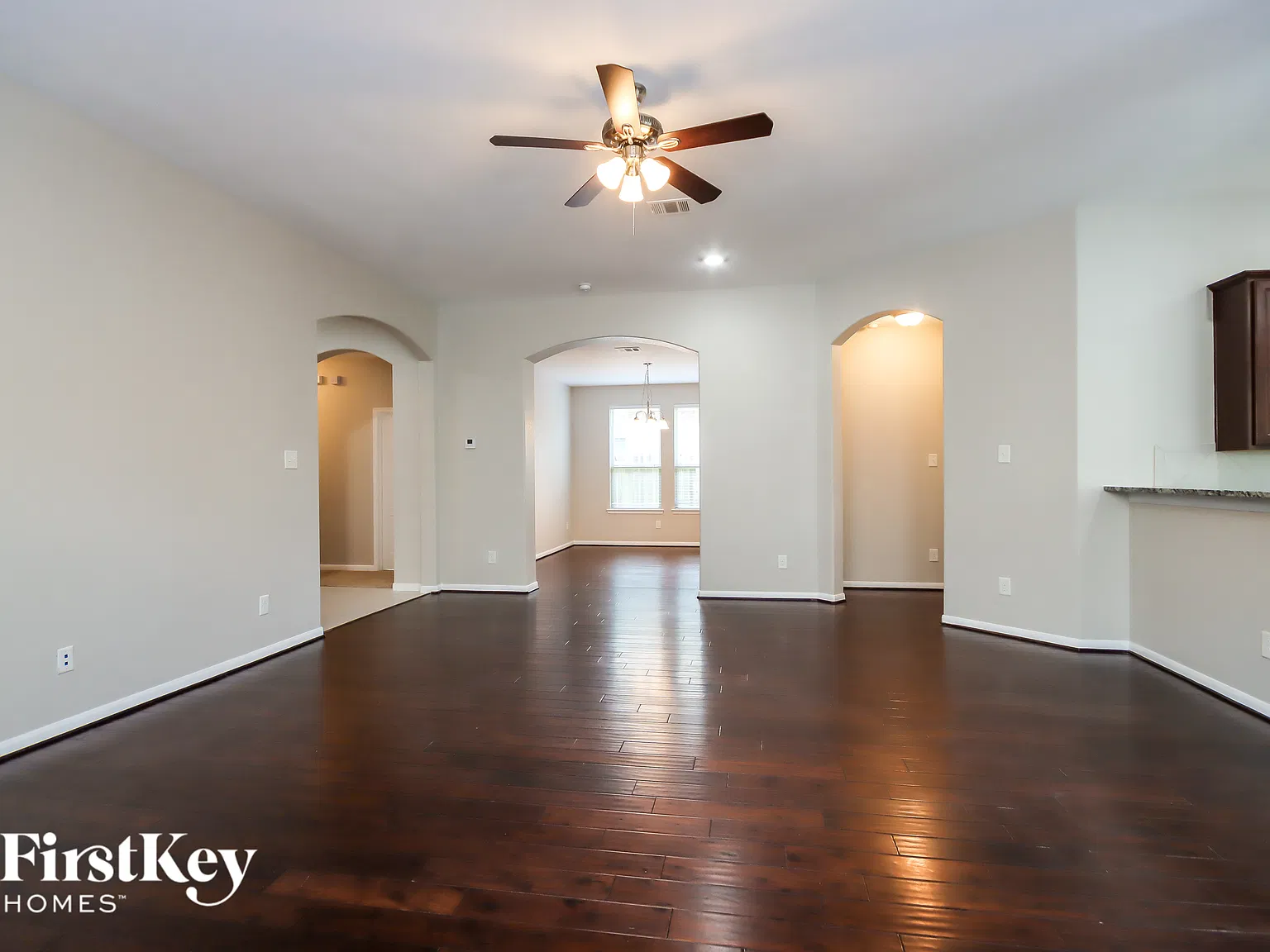 3 bed, 2.0 bath, 2096 sqft, $2,590 — Photo 4