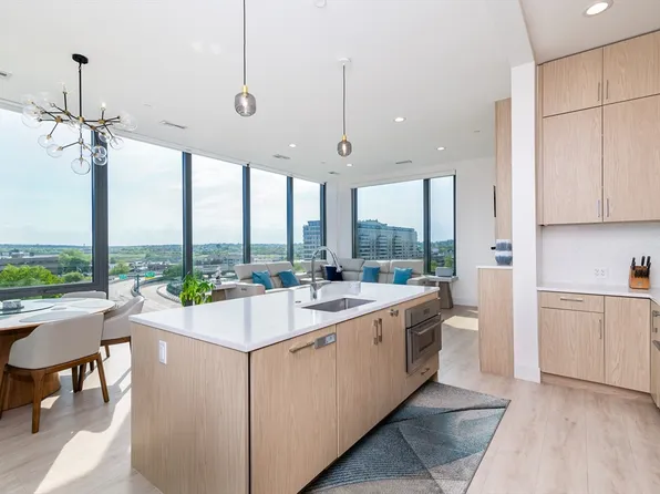 57 Quincy Shore Dr APT Penthouse, Quincy, MA 02171