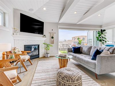 704 Loma Dr, Hermosa Beach, CA, 90254