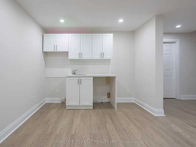 32 Rosenfeld Dr — Photo 29