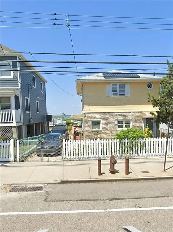 621 Cross Bay Blvd photo 1