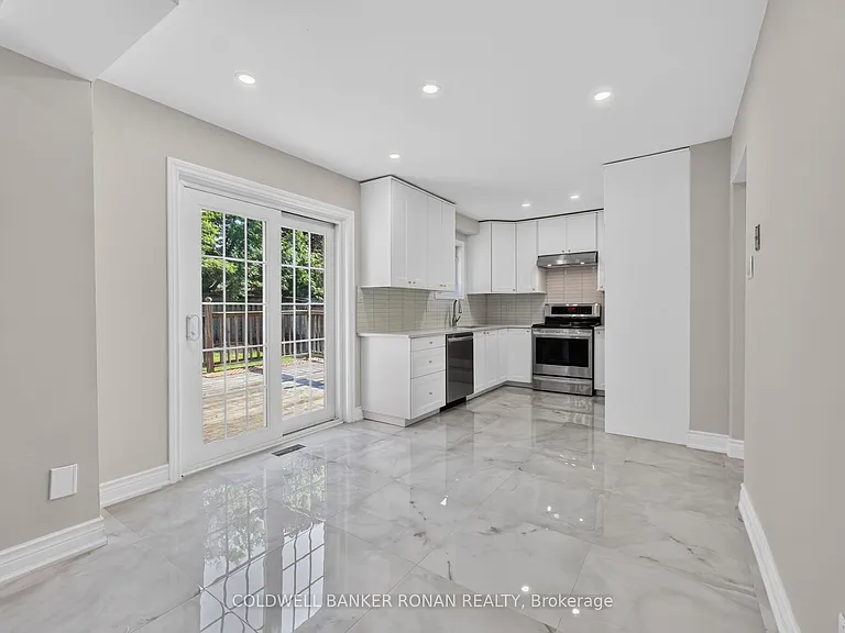 8 McCullough Ave — Photo 11