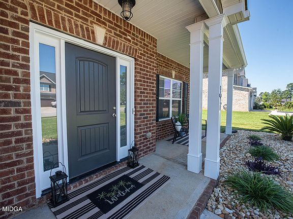 2nd image of 720 Bedfordshire Ln