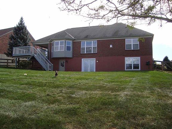 4th image of 572 Winchester Dr