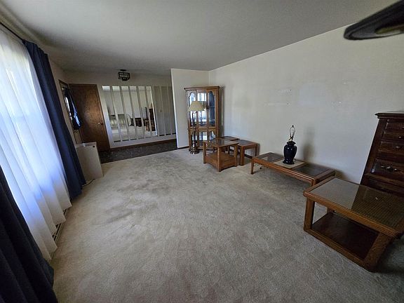 3rd image of 4509 STERNBERG AVENUE