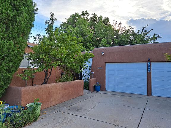 2nd image of 3209 Betts Dr NE