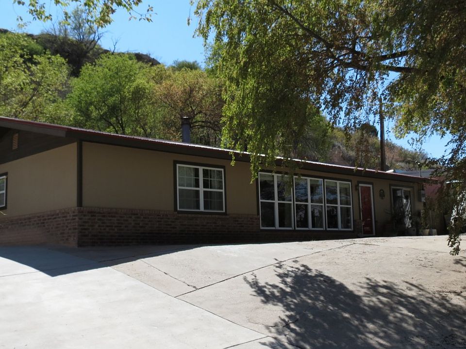 2nd image of 554 Comanche Dr