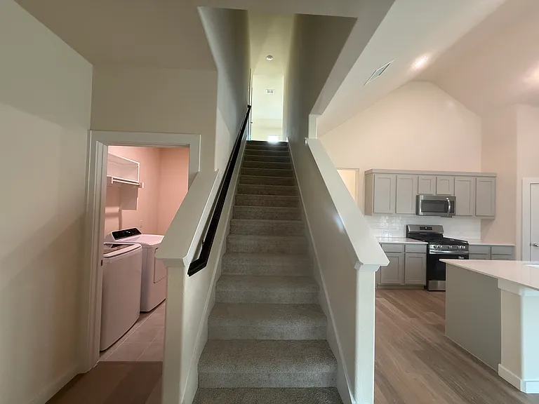 1000 Edgehurst Dr #1000 — Photo 15