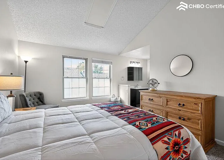 double hung windows and room darkening blinds