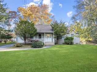 64 Cliff Rd E, Wading River, NY 11792