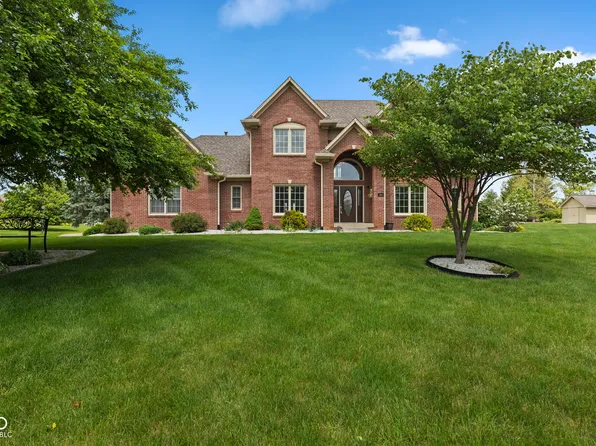 1846 S Fox Cove Blvd, New Palestine, IN 46163