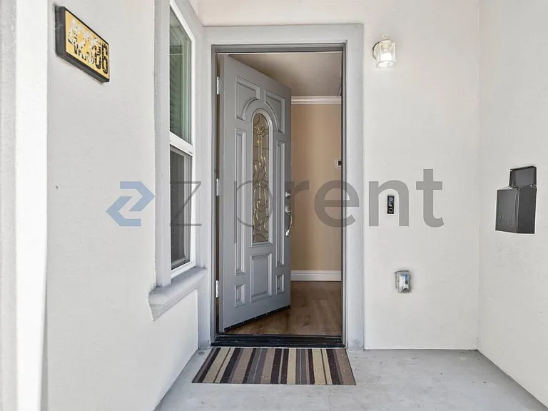42386 Barbary St — Photo 4