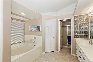 10251 Corkwood Ct — Photo 5