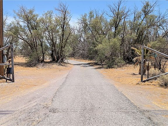 5th image of 3061 W Amargosa Farm Rd