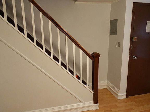 4th image of 184 Kent St #1