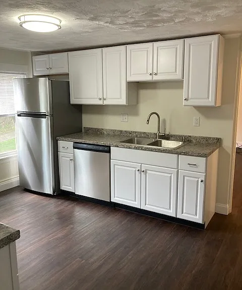 470 Church St #4 — Photo 2