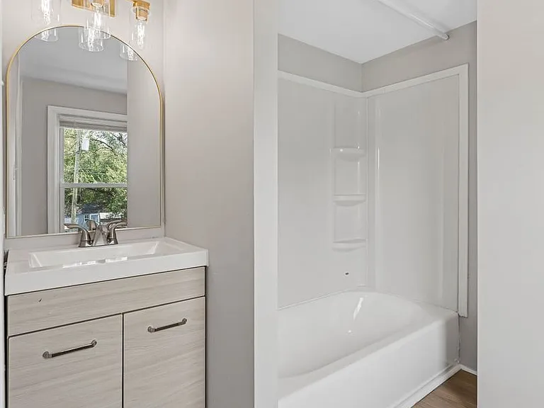 858 Market St — Photo 17