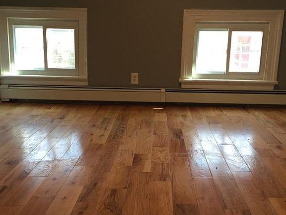 5th image of 41 Storm Ave Floor 1
