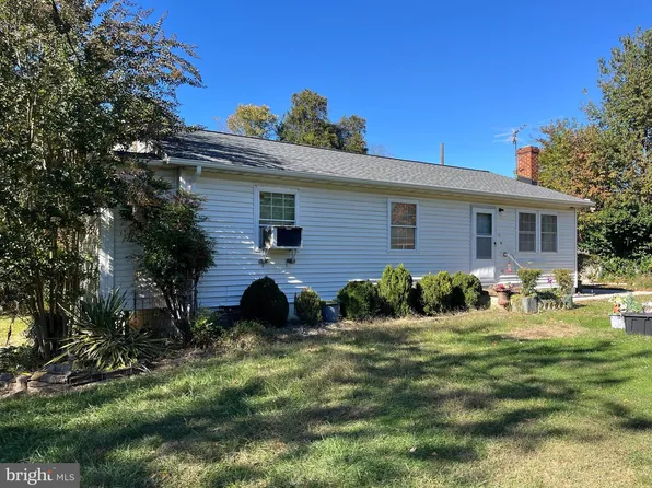 3584 Ensors Shop Rd, Midland, VA 22728