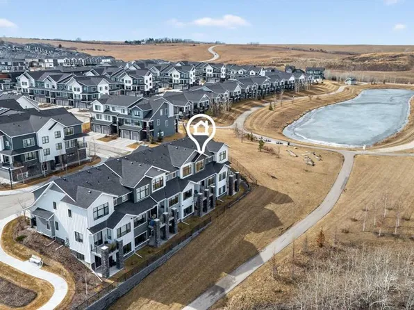 116 S Crestridge Cmn SW, Calgary, AB T3B 6J5