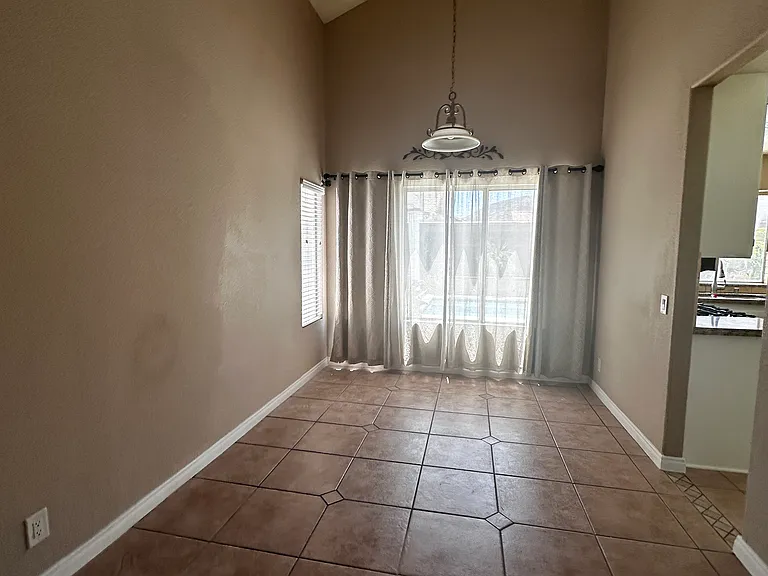 4277 Harbor Ct — Photo 8