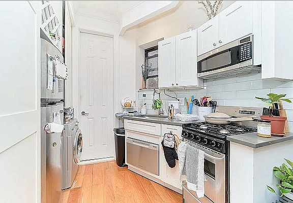 4th image of 504 E 88th St APT 5D