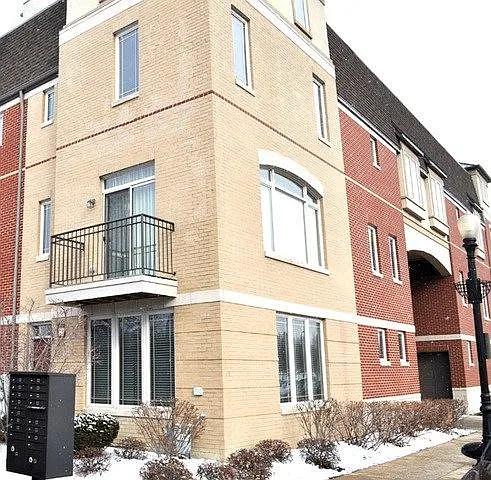 922 Warren Ave #201 — Photo 4