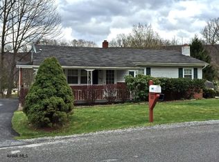 1665 Saint Francis Ln, Altoona, PA 16602