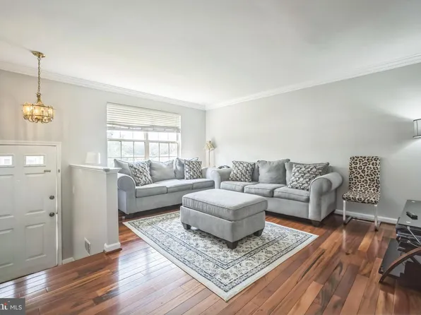 15198 Wentwood Ln, Woodbridge, VA 22191