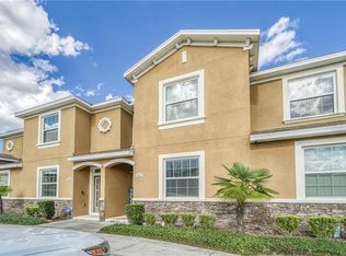 1862 Greenwood Valley Dr, Plant City, FL 33566