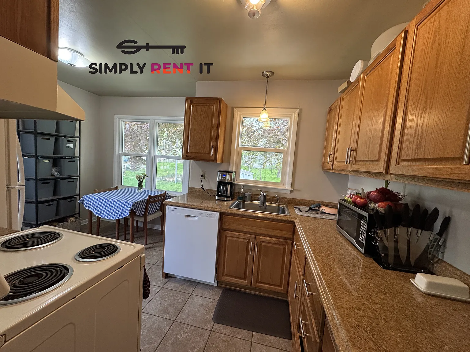 6 Bedroom House on Campus, August 1st — Photo 4