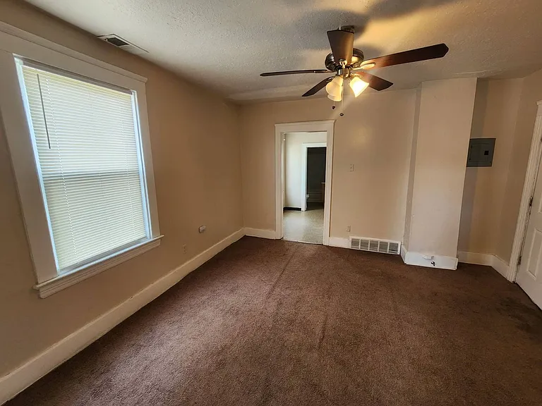4629 Storer Ave — Photo 5