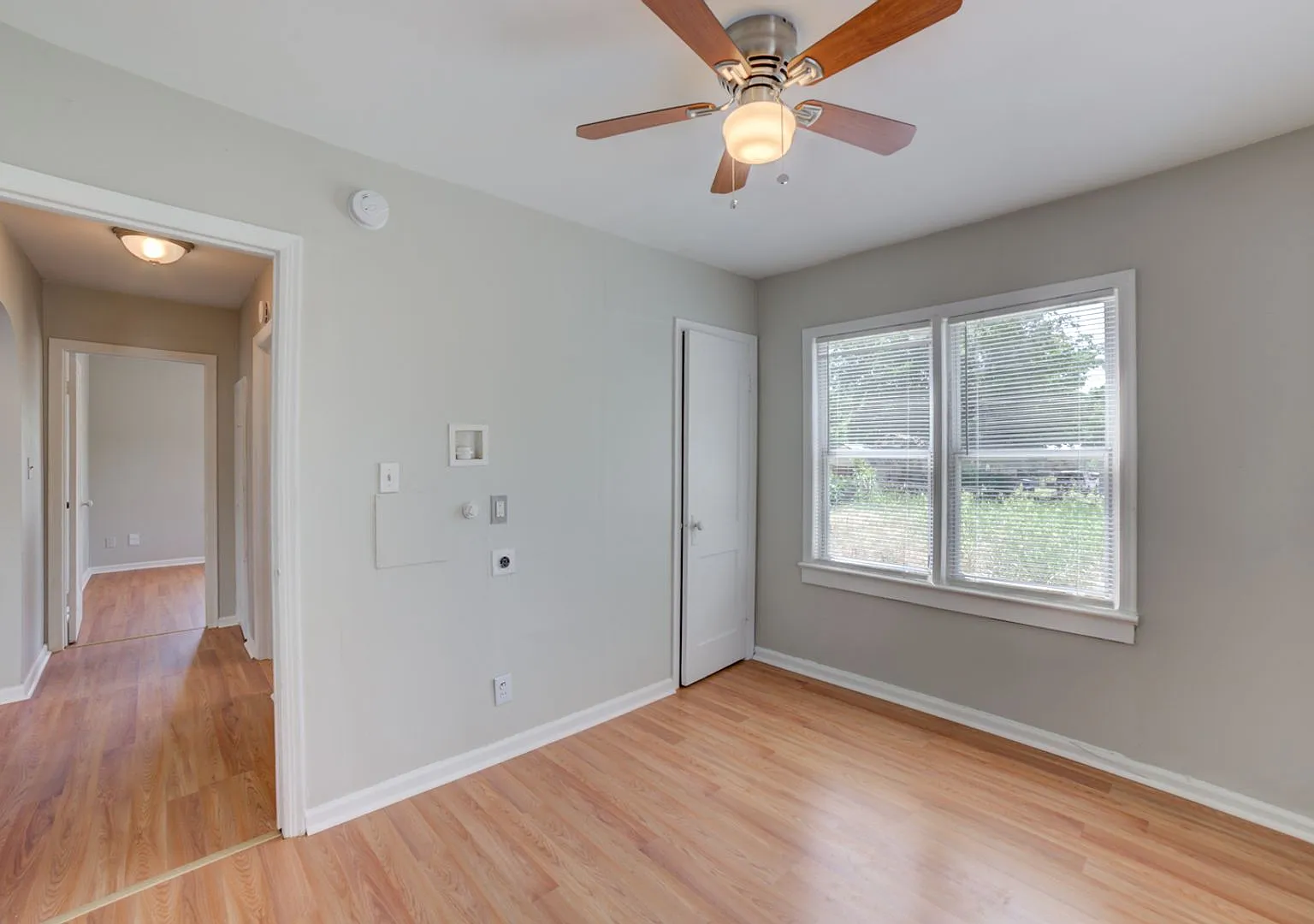 Coming Soon! Newly Renovated 2 Bed / 1 Bath House! Apply Today! — Photo 2