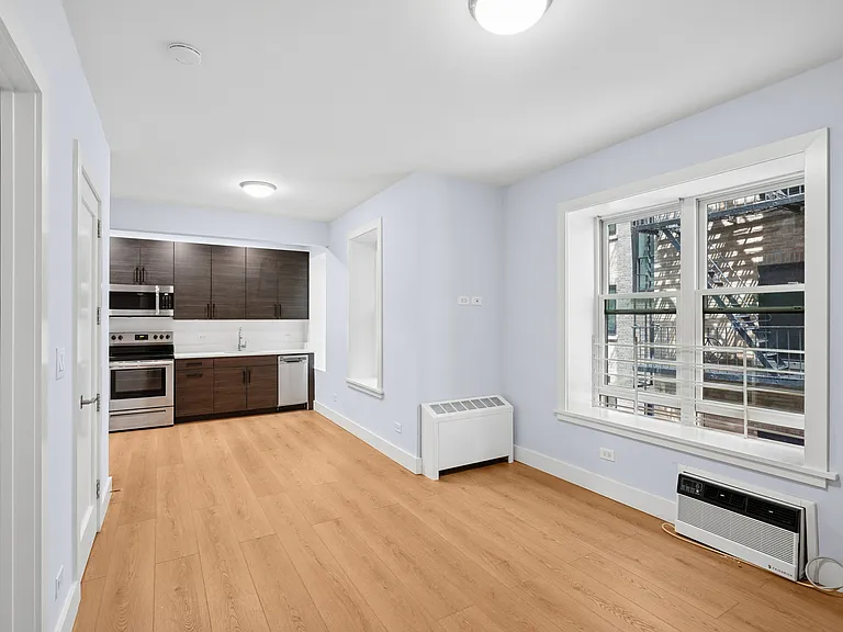 939 Woodycrest Ave #123 — Photo 3