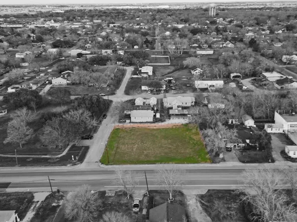 Phillips Street W Grand Ave, Yoakum, TX 77995