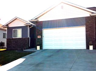 7223 Yankee Woods Dr, Lincoln, NE 68516