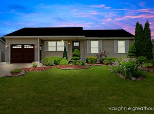 2376 Barberry Dr SW, Wyoming, MI 49519