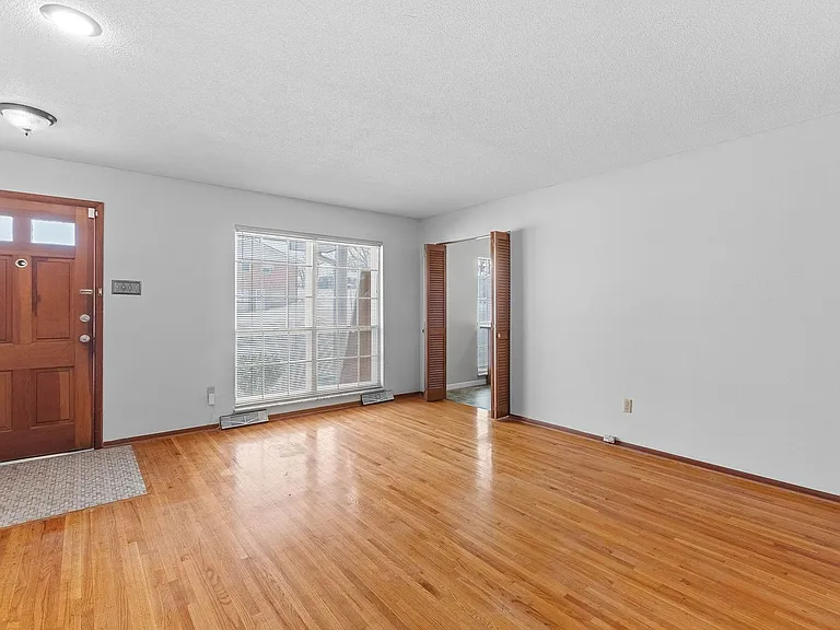 2606-2608 Eltarose Dr — Photo 10