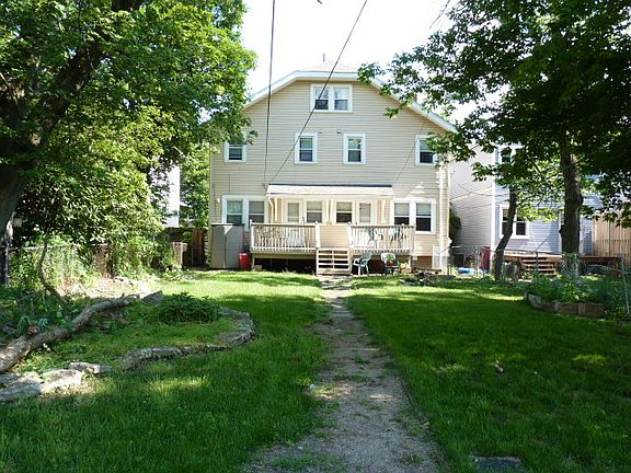3rd image of 122 E Tompkins St