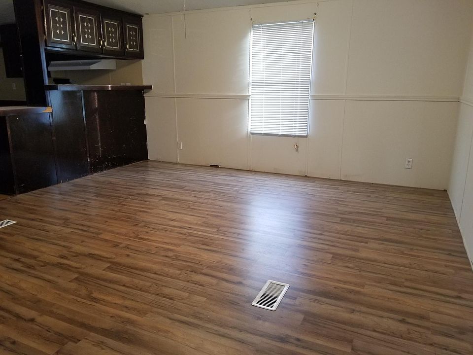 2nd image of 4011 Lakeside Pvt Dr