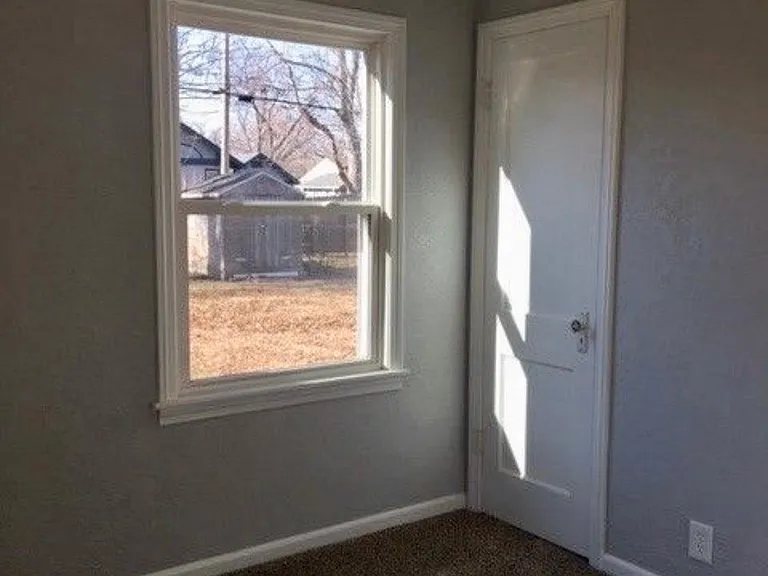 2225 S Grove St — Photo 11