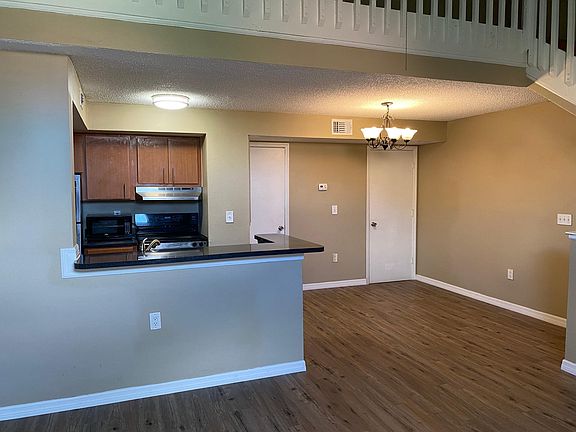 3rd image of 401 Fountainhead Cir Unit 250