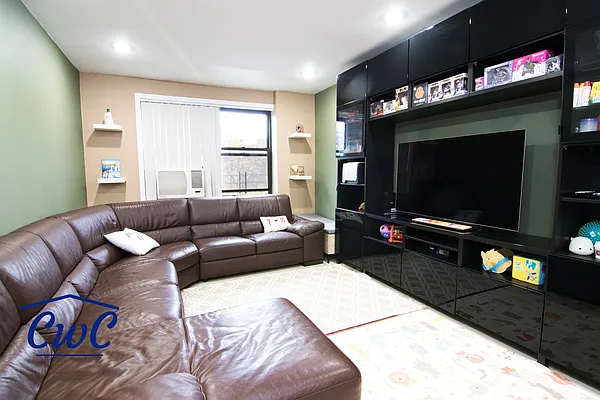 Sold by Liongate Properties Inc | media 1