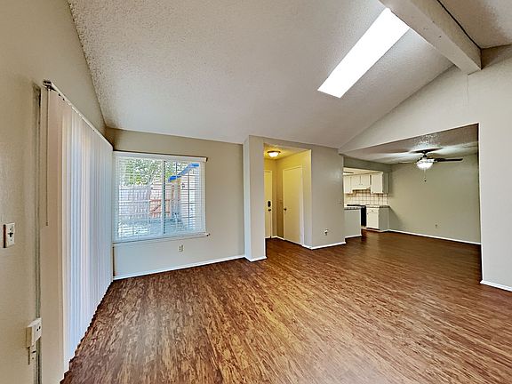 3rd image of 101 Cedar Rock Cir