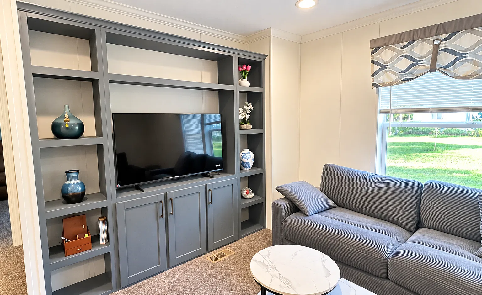 3 bed, 1352 sqft, $3,800 — Photo 3