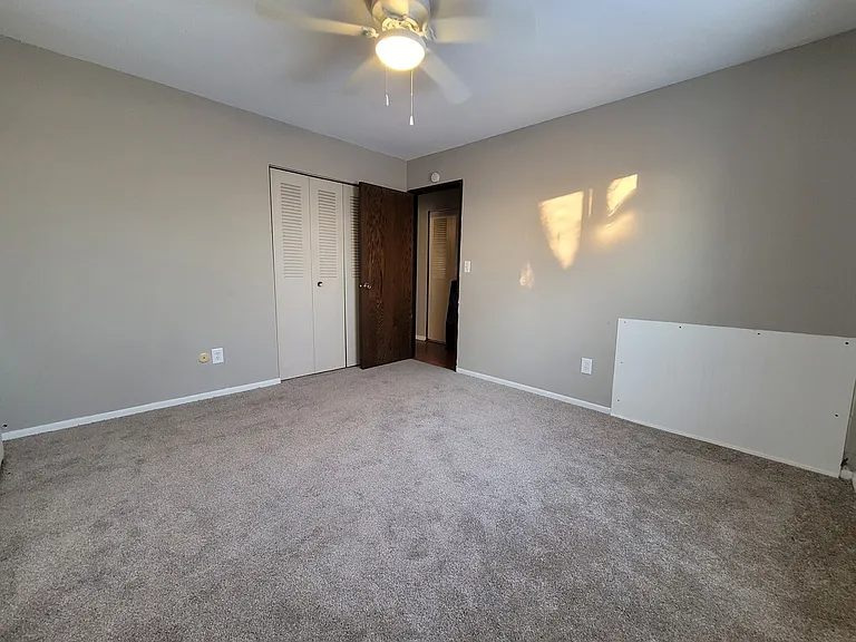 Marydale Lakeview Apartments — Photo 15