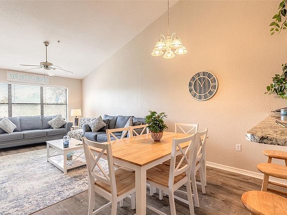 4th image of 402 BOUCHELLE DRIVE #204