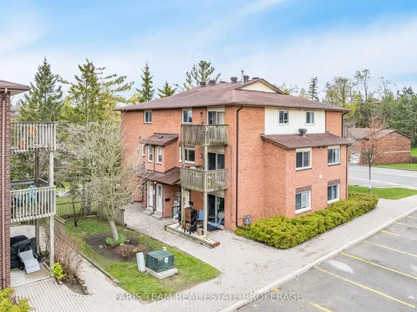 19 Meadow Ln #3, Barrie, ON L4N 7K3